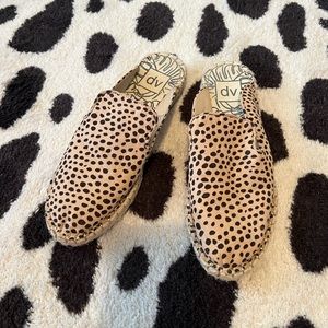 Womens target DV slides